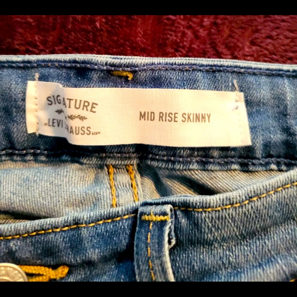 Levi's Signature Low Rise Jeans Size  14= W33 L30